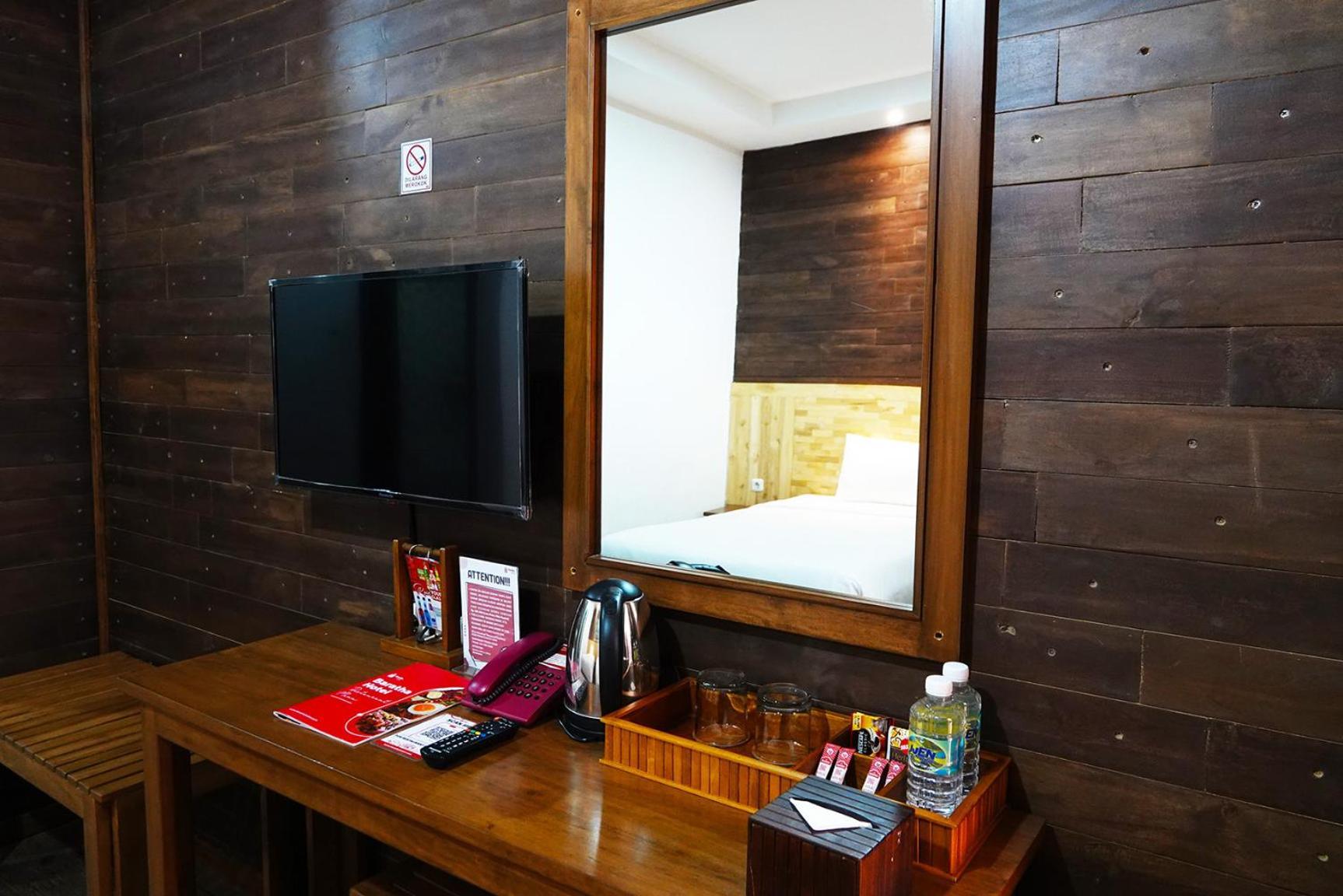 Baratha Hotel & Resto Bondowoso Εξωτερικό φωτογραφία