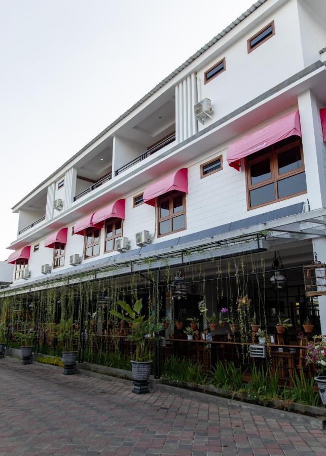 Baratha Hotel & Resto Bondowoso Εξωτερικό φωτογραφία