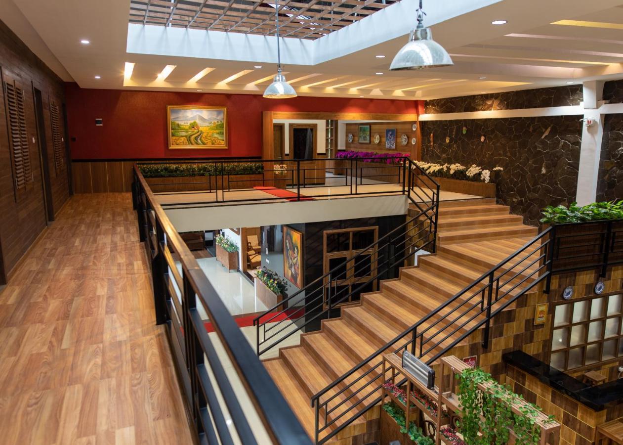 Baratha Hotel & Resto Bondowoso Εξωτερικό φωτογραφία