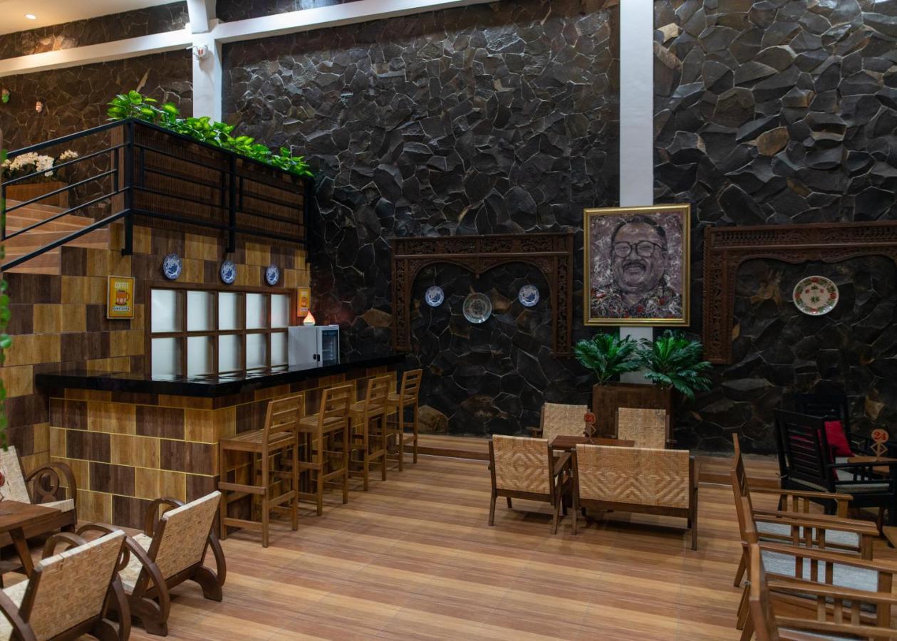 Baratha Hotel & Resto Bondowoso Εξωτερικό φωτογραφία
